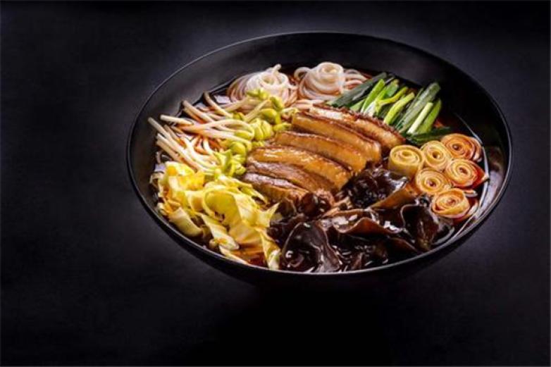 牛不理过桥米线